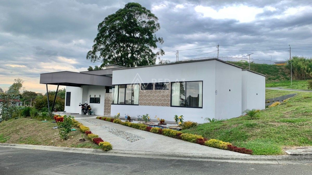 Casa en venta Risaralda Pereira Pereira 247 m2 Habitaciones 4 Baños 13 Garajes 3 Precio $1300000000