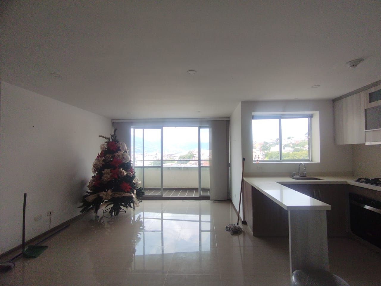 Apartamento en arriendo Risaralda Pereira Pereira 104 m2 Habitaciones 3 Baños 2 Garajes 3 Precio $3300000