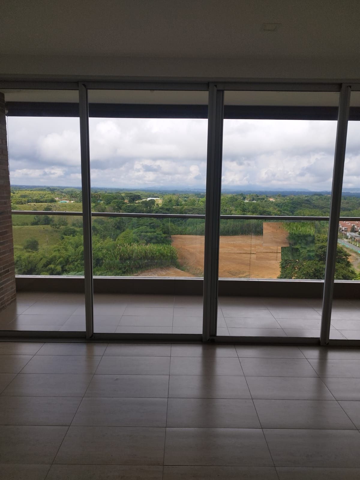 Apartamento en arriendo Risaralda Pereira Cerritos 135 m2 Habitaciones 3 Baños 4 Garajes 3 Precio $4500000