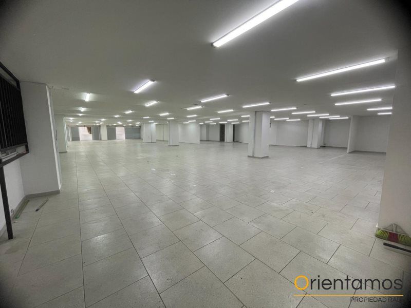 Local en arriendo Antioquia Medellín Los Conquistadores 650 m2 Habitaciones 0 Baños 3 Garajes 0 Precio $14000000
