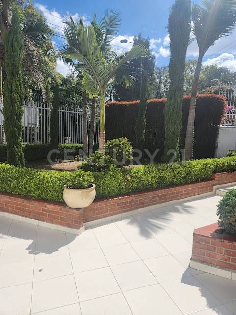 Casa en venta Cundinamarca Bogotá Niza 350 m2 Habitaciones 4 Baños 6 Garajes 5 Precio $1700000000