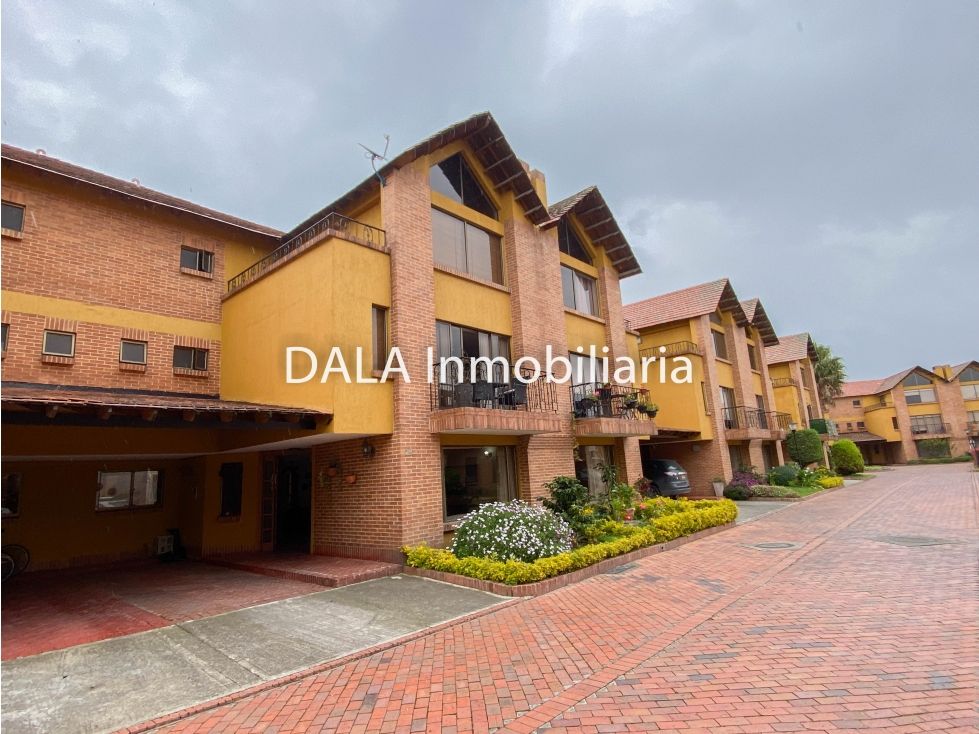 Casa en venta Cundinamarca Chía Cr Santa Clara 260 m2 Habitaciones 6 Baños 5 Garajes 2 Precio $849800000