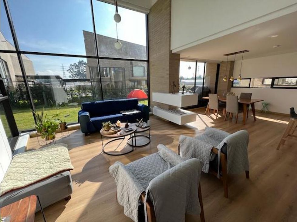 Casa en arriendo o venta Cundinamarca Cota Cr El Portal 197 m2 Habitaciones 3 Baños 5 Garajes 2 Precio venta $1600000000 Precio arriendo $8700000