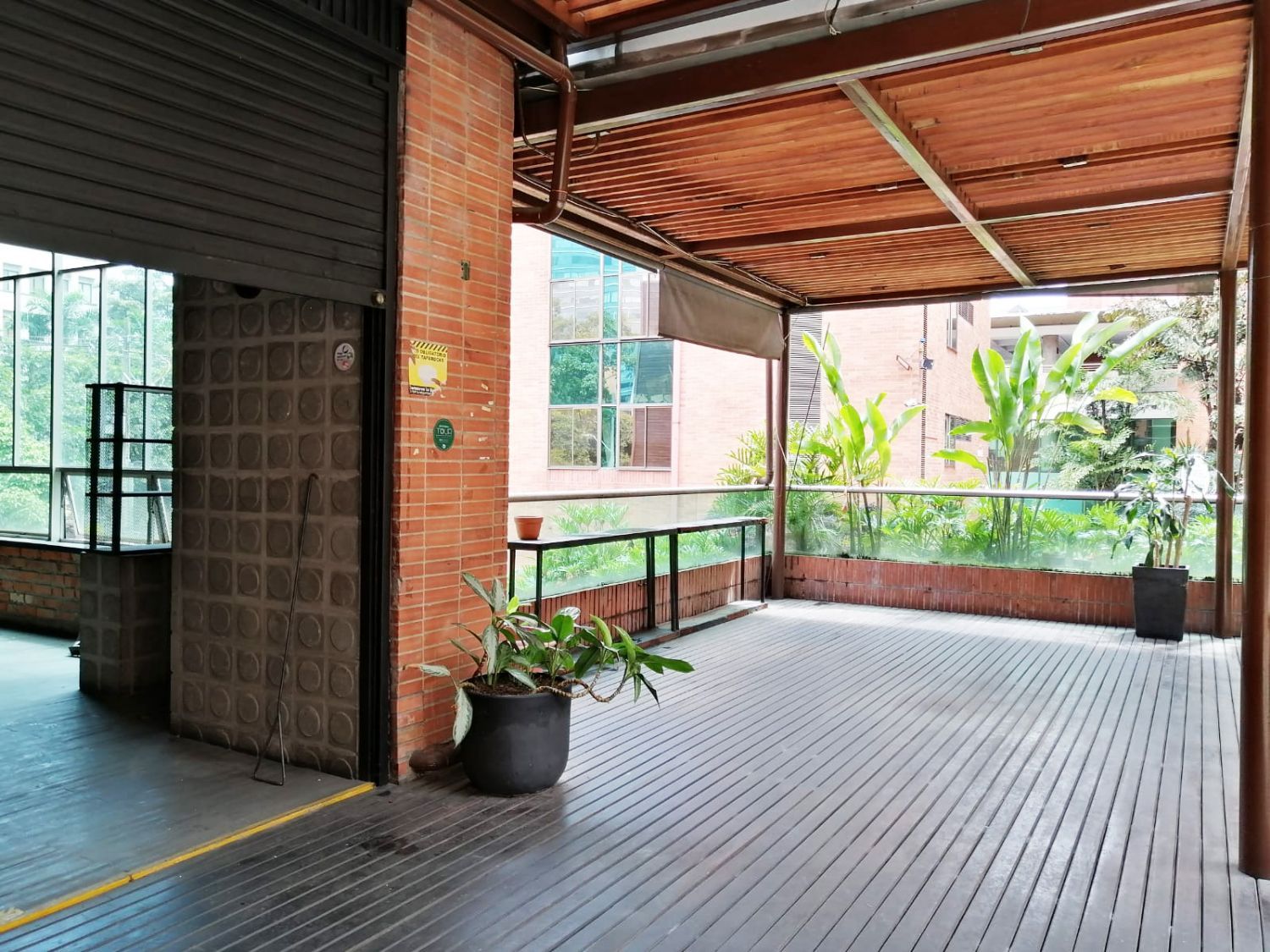 Local en arriendo Antioquia Medellín Alejandria 121 m2 Habitaciones 0 Baños 10 Garajes 1 Precio $9800000
