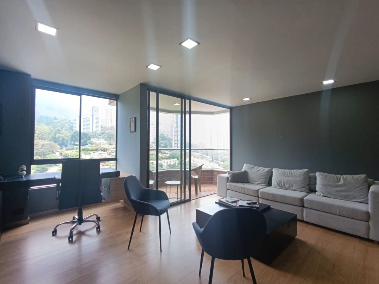 Apartamento en venta Antioquia Medellín San Lucas 94 m2 Habitaciones 2 Baños 2 Garajes 2 Precio $830000000