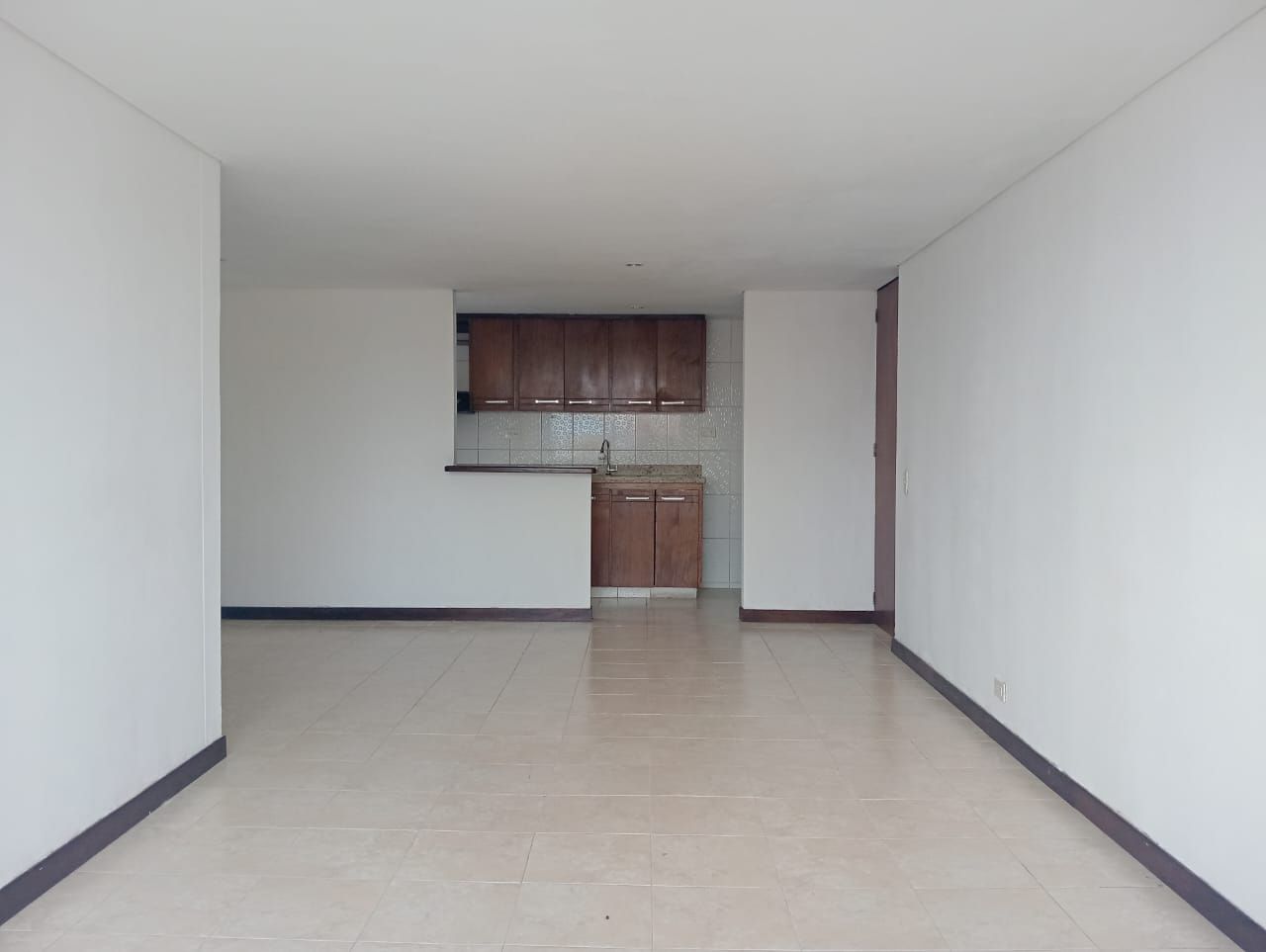 Apartamento en arriendo Antioquia Medellín Los Colores 84 m2 Habitaciones 3 Baños 2 Garajes 2 Precio $3200000
