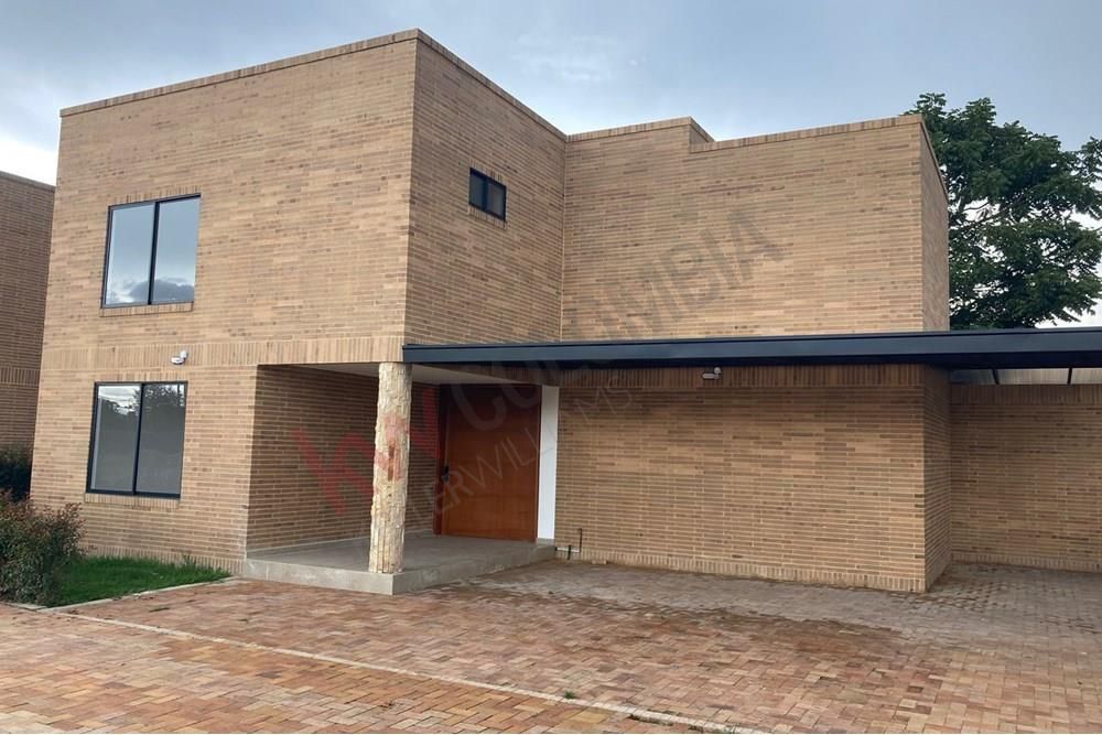 Casa en venta Cundinamarca Cajicá Centro 290 m2 Habitaciones 3 Baños 5 Garajes 1 Precio $1798000000