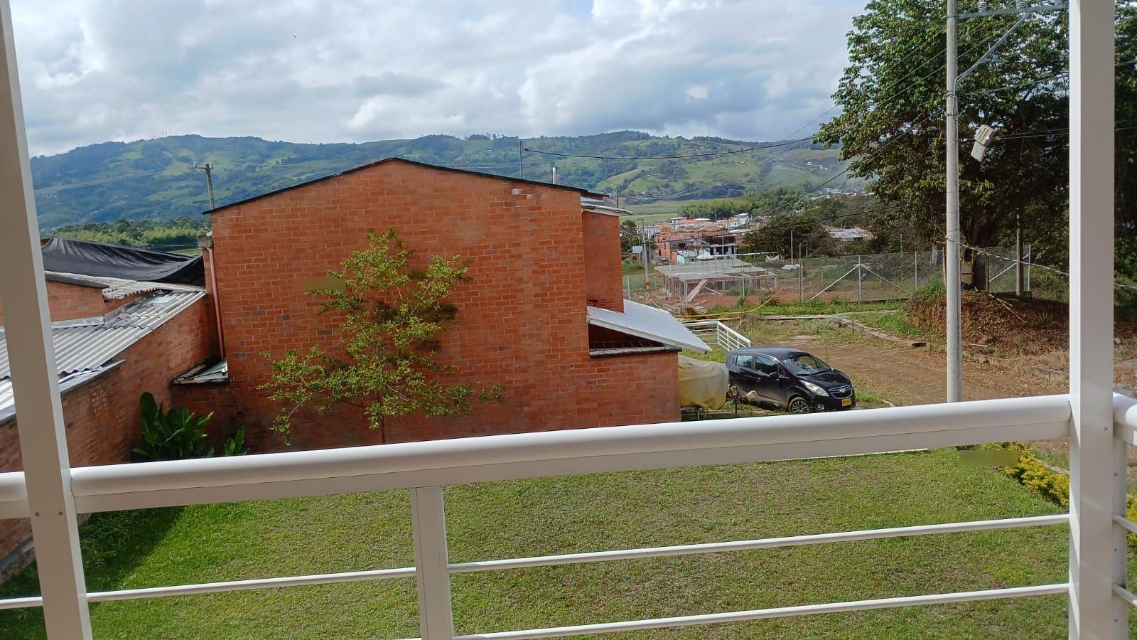 Casa Campestre en venta Valle Del Cauca Calima Las Acacias 400 m2 Habitaciones 3 Baños 3 Garajes 2 Precio $520000000