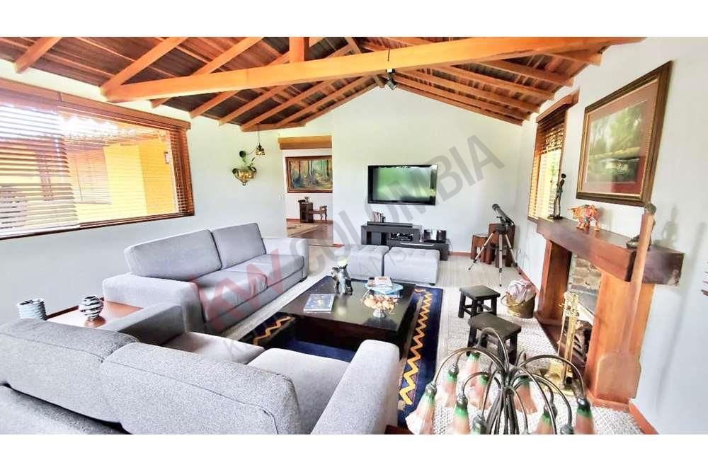 Casa en venta Cundinamarca Chía Vereda Bojaca 250 m2 Habitaciones 3 Baños 2 Garajes 4 Precio $1400000000