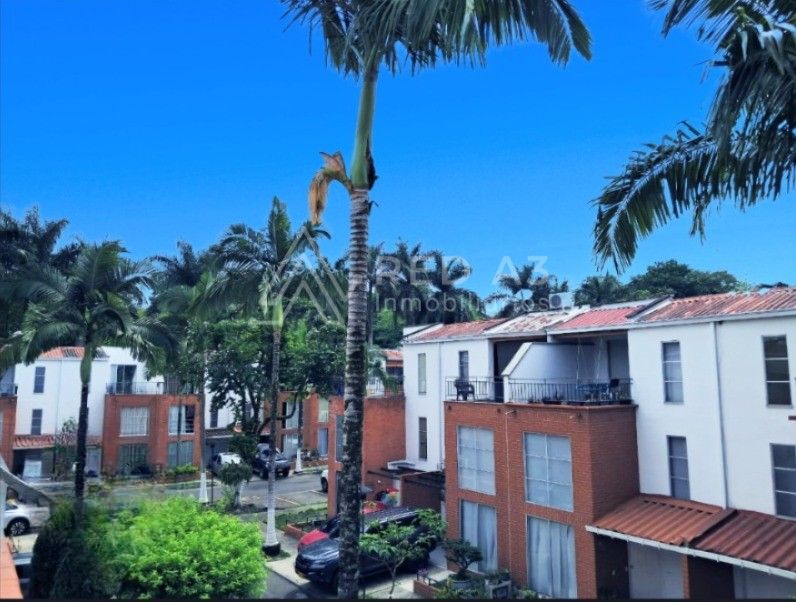 Casa en venta Risaralda Pereira Ur Quintas De Los Robles 80 m2 Habitaciones 3 Baños 4 Garajes 2 Precio $450000000