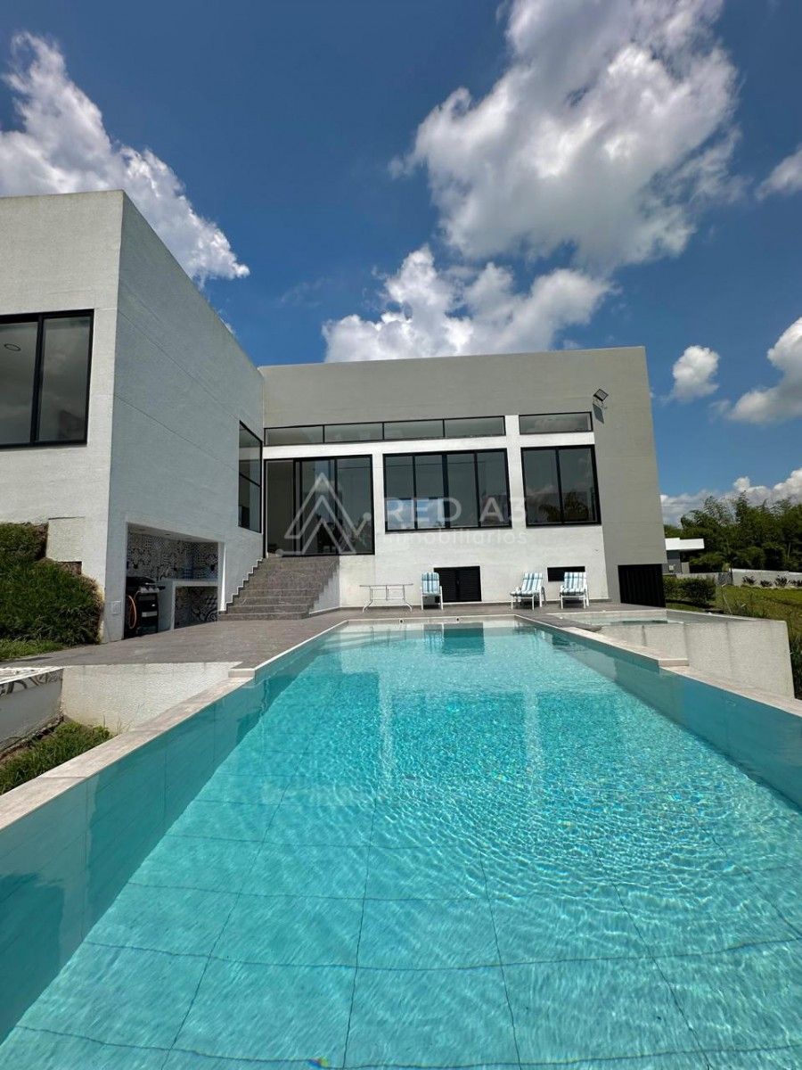 Casa en venta Risaralda Pereira Pereira 370 m2 Habitaciones 4 Baños 8 Garajes 4 Precio $1580000000