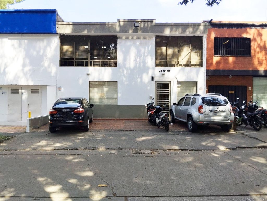 Casa en arriendo Valle Del Cauca Cali Santa Mónica 216 m2 Habitaciones 3 Baños 3 Garajes 3 Precio $6500000