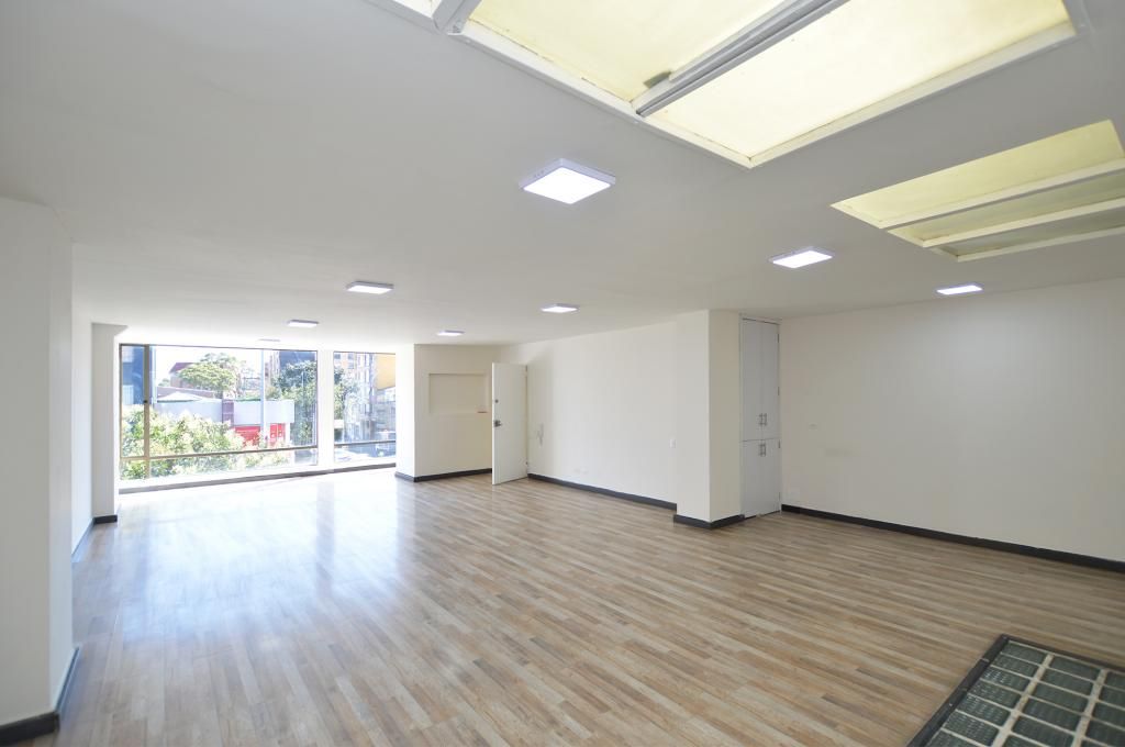 Oficina en arriendo Cundinamarca Bogotá Banco Central 68 m2 Habitaciones 0 Baños 1 Garajes 0 Precio $1800000