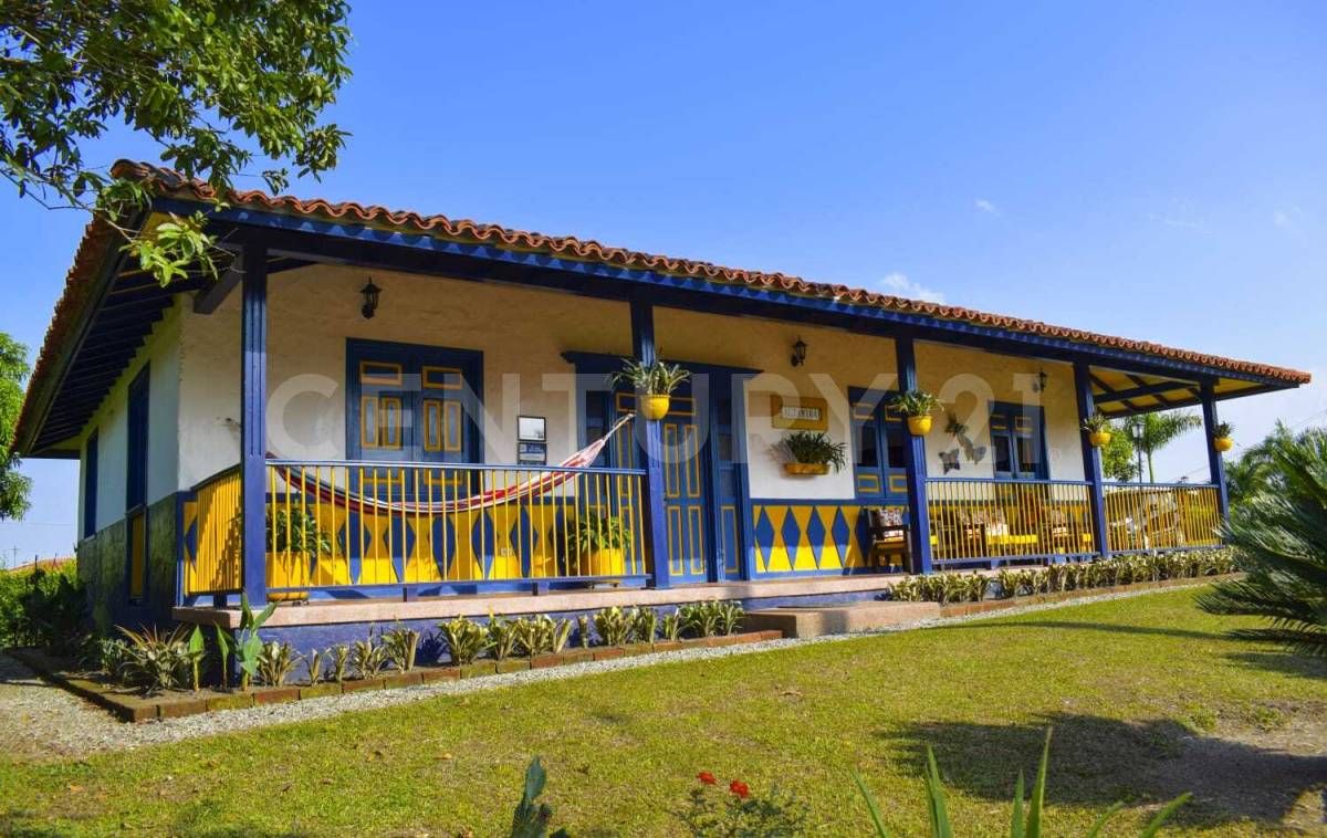 Casa en venta Quindío Montenegro Ub El Centenario 160 m2 Habitaciones 3 Baños 2 Garajes 2 Precio $913000000
