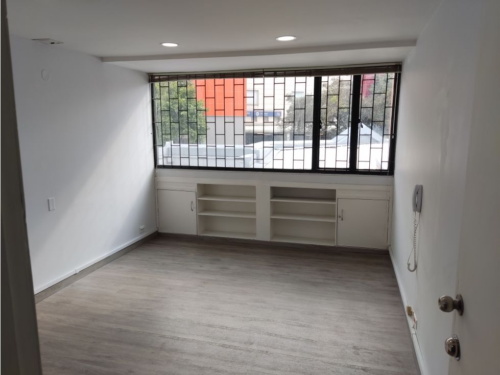 Oficina en arriendo Cundinamarca Bogotá Las Villas 22 m2 Habitaciones 0 Baños 1 Garajes 0 Precio $1400000