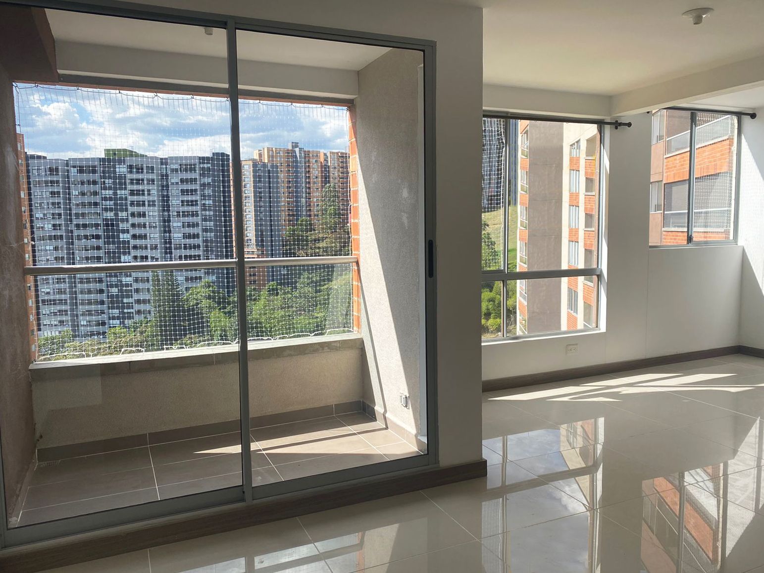 Apartamento en arriendo Antioquia Envigado El Portal 65 m2 Habitaciones 2 Baños 2 Garajes 2 Precio $2850000