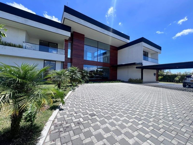 Casa en venta Antioquia Rionegro Rionegro 800 m2 Habitaciones 7 Baños 17 Garajes 3 Precio $7900000000