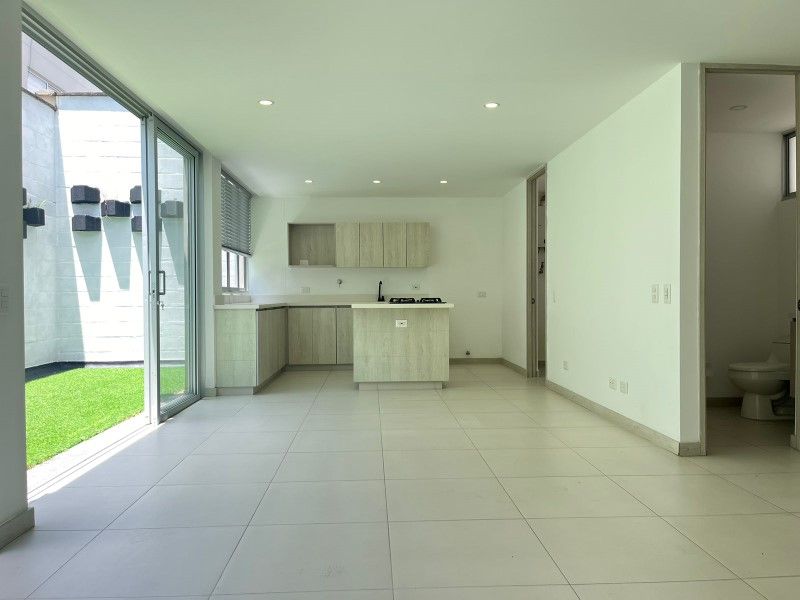 Casa en venta Antioquia Rionegro Gualanday 162 m2 Habitaciones 3 Baños 6 Garajes 3 Precio $950000000