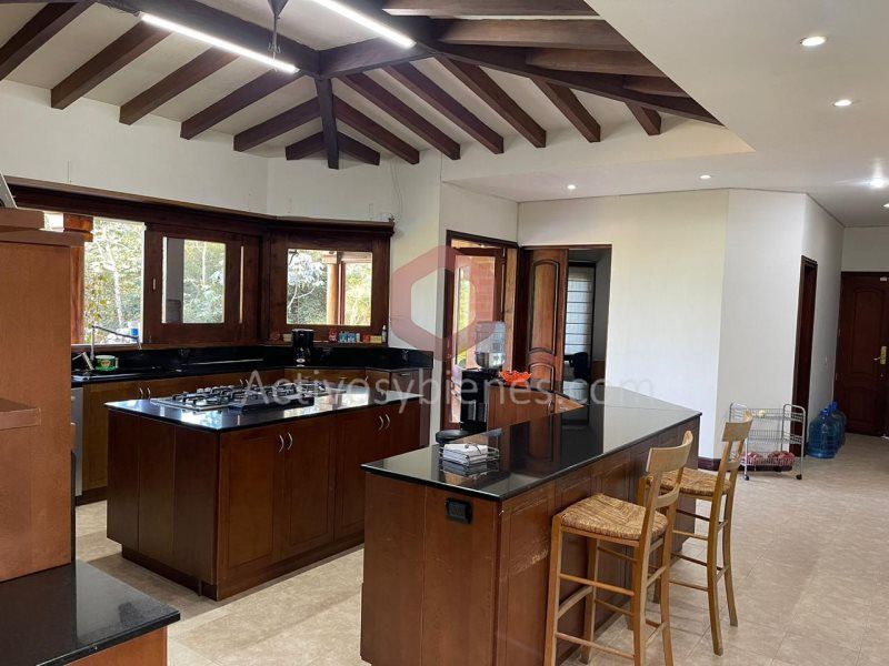 Casa en venta Antioquia El Retiro El Retiro 9057 m2 Habitaciones 7 Baños 7 Garajes 2 Precio $6500000000