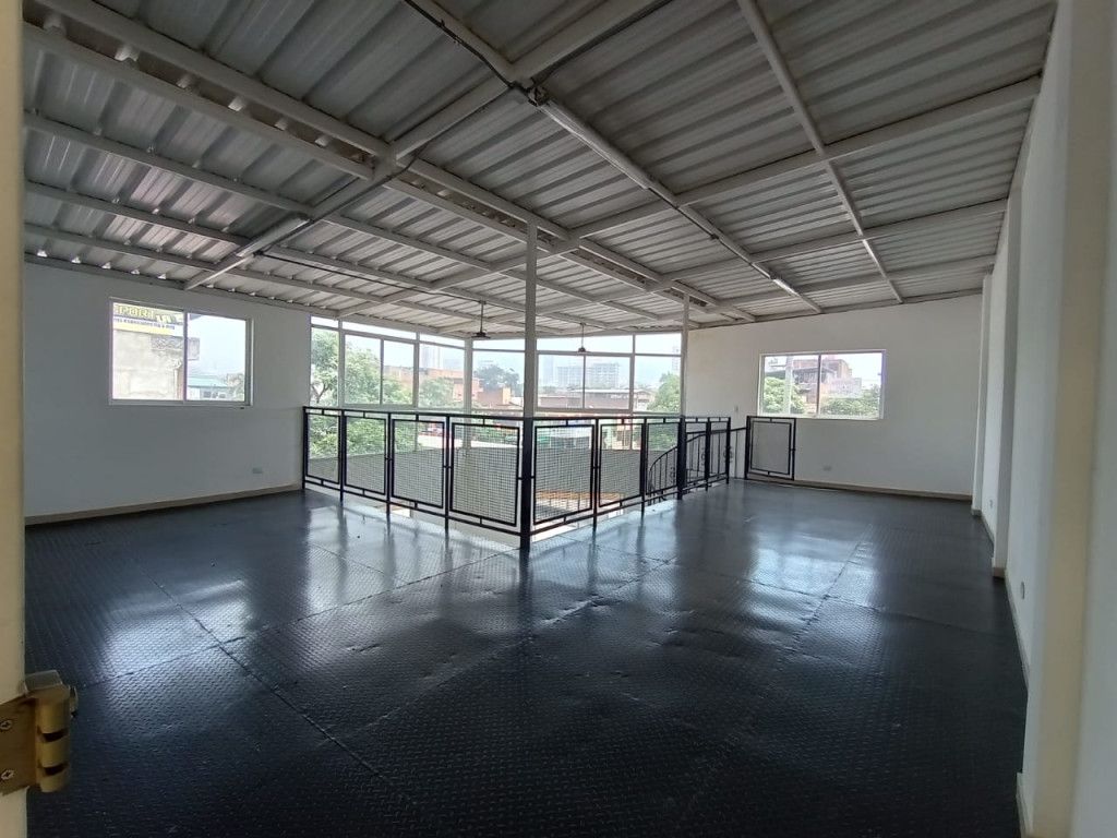 Oficina en arriendo Valle Del Cauca Cali Guayaquil 225 m2 Habitaciones 0 Baños 4 Garajes 0 Precio $4690000