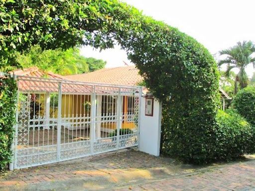 Casa en venta Cundinamarca Girardot Miraflores 196 m2 Habitaciones 3 Baños 4 Garajes 3 Precio $350000000
