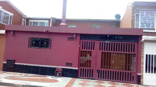 Casa en venta Cundinamarca Bogotá La Esmeralda 250 m2 Habitaciones 3 Baños 2 Garajes 3 Precio $1100000000