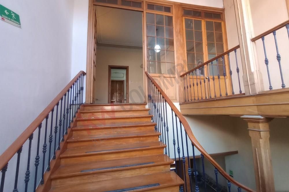 Casa en venta Cundinamarca Bogotá Centro Administrativo 808 m2 Habitaciones 17 Baños 6 Garajes 0 Precio $3100000000