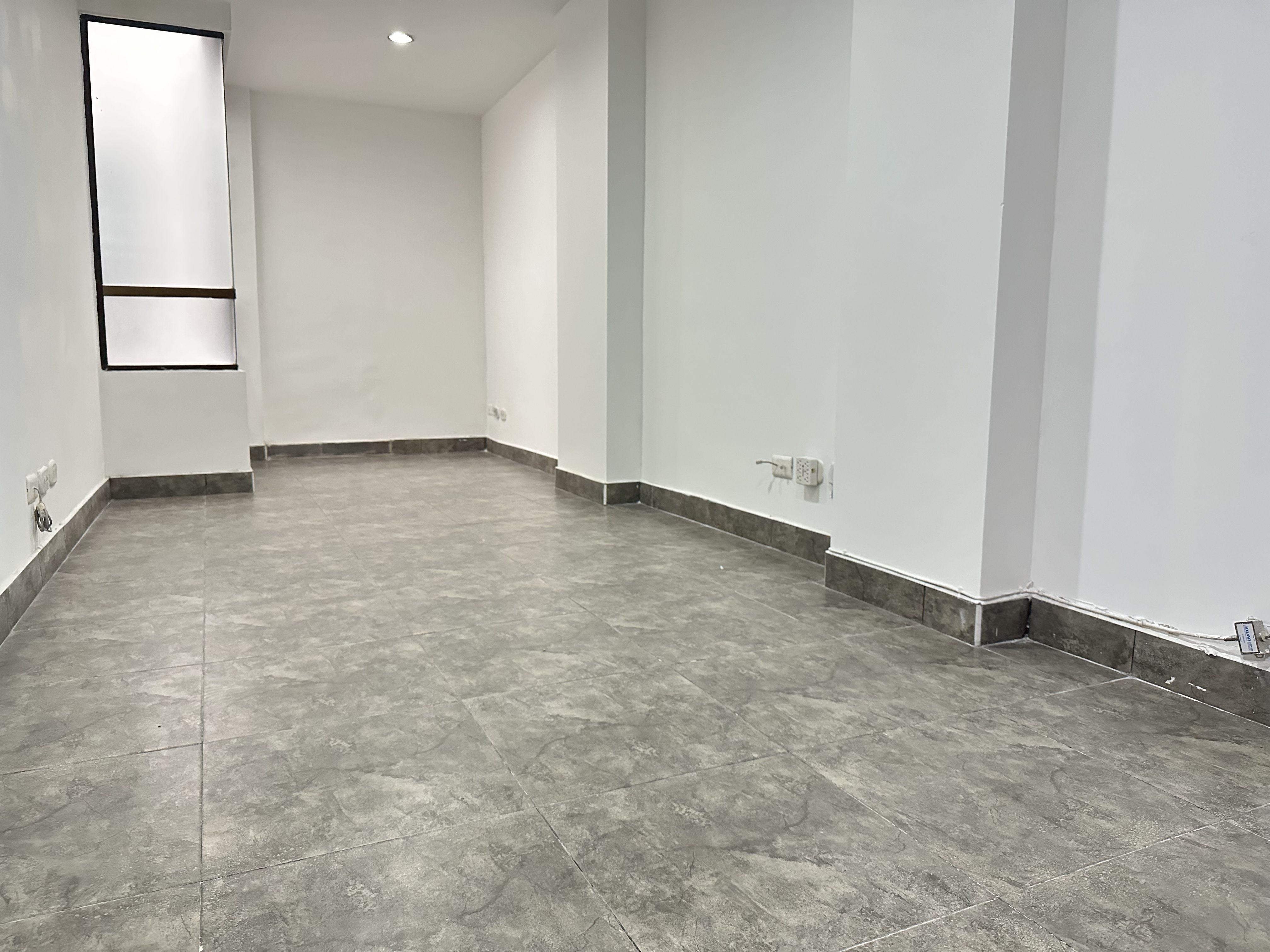 Oficina en venta Cundinamarca Bogotá Puente Largo 17 m2 Habitaciones 0 Baños 1 Garajes 1 Precio $108000000