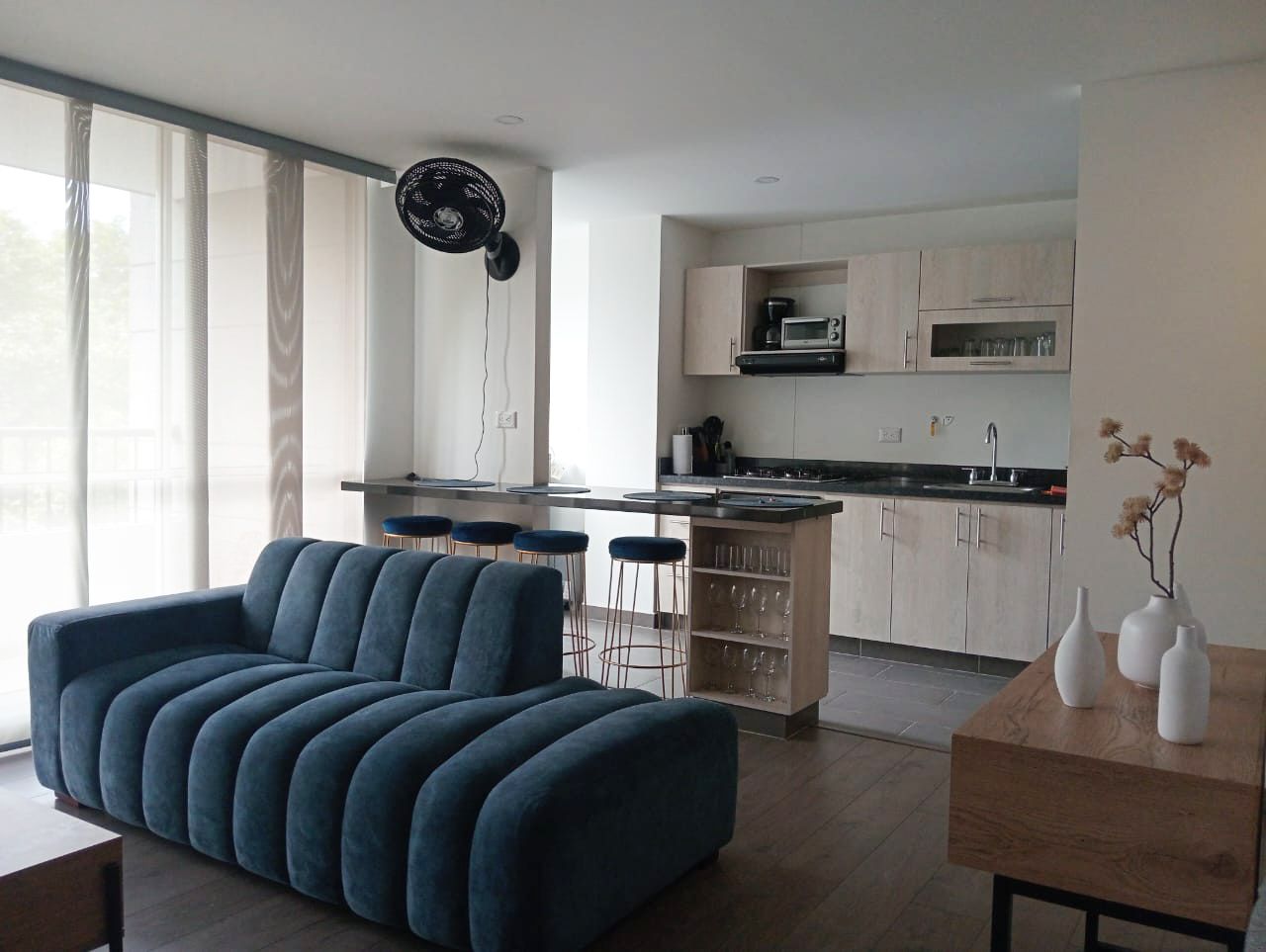 Apartamento en arriendo Antioquia Medellín Los Colores 88 m2 Habitaciones 3 Baños 4 Garajes 2 Precio $4300000