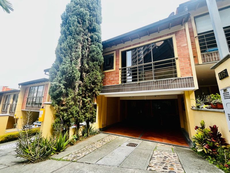 Casa en venta Antioquia Envigado Loma Del Atravesado 180 m2 Habitaciones 3 Baños 3 Garajes 4 Precio $1250000000