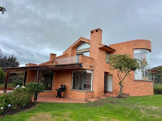 Casa en arriendo Cundinamarca Chía Chia 500 m2 Habitaciones 5 Baños 7 Garajes 1 Precio $10000000