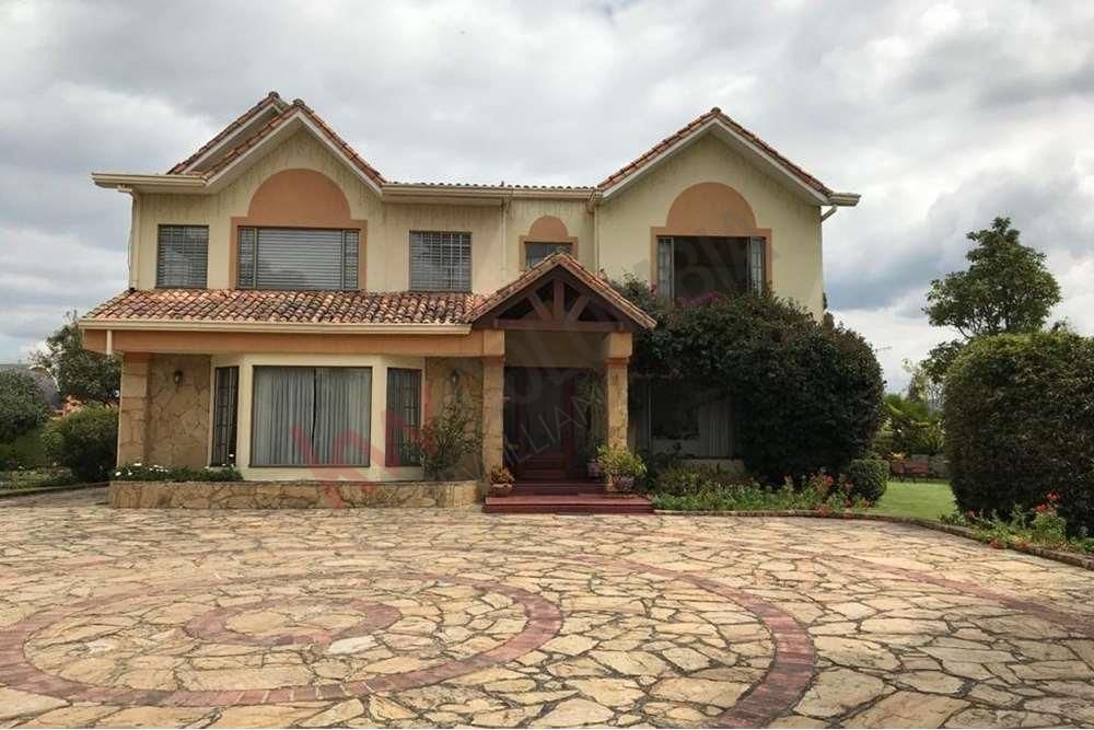 Casa en venta Cundinamarca Chía Br Granjas De La Balsa 460 m2 Habitaciones 5 Baños 4 Garajes 4 Precio $2800000000