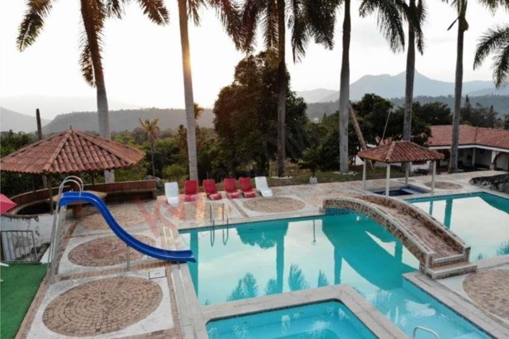 Finca en venta Cundinamarca Fusagasugá Fusagasuga 3400 m2 Habitaciones 12 Baños 9 Garajes 1 Precio $4500000000