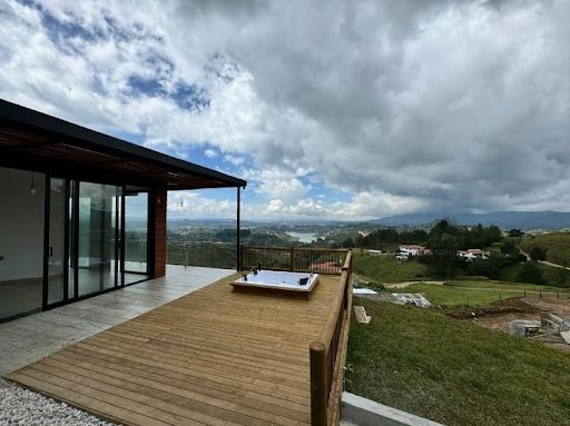 Casa en venta Nariño El Peñol El Peñol 115 m2 Habitaciones 2 Baños 4 Garajes 3 Precio $1600000000