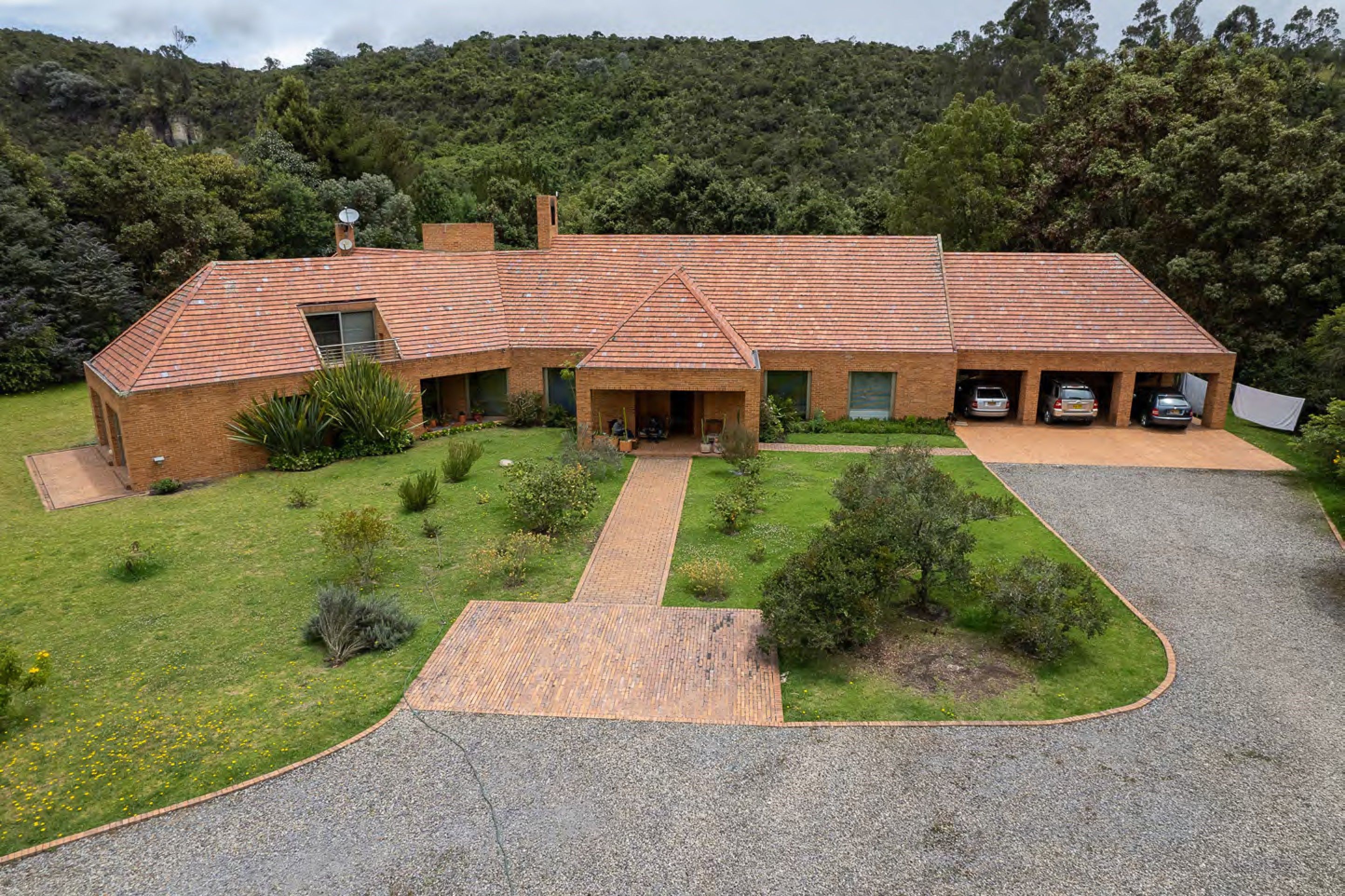 Casa en venta Cundinamarca Chía Chia 628 m2 Habitaciones 4 Baños 6 Garajes 2 Precio $4000000000