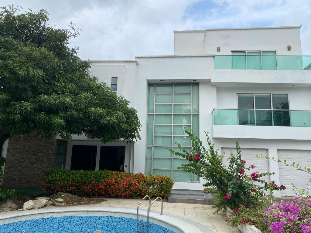 Casa en arriendo Atlántico Puerto Colombia Villa Campestre 486 m2 Habitaciones 3 Baños 5 Garajes 2 Precio $10300000