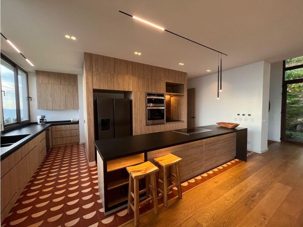 Casa Campestre en arriendo o venta Antioquia Medellín Medellín 765 m2 Habitaciones 6 Baños 7 Garajes 4 Precio venta $8790000000 Precio arriendo $45000000