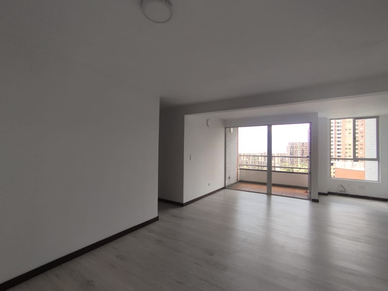 Apartamento en arriendo Antioquia Medellín Colombia 85 m2 Habitaciones 3 Baños 2 Garajes 2 Precio $3900000