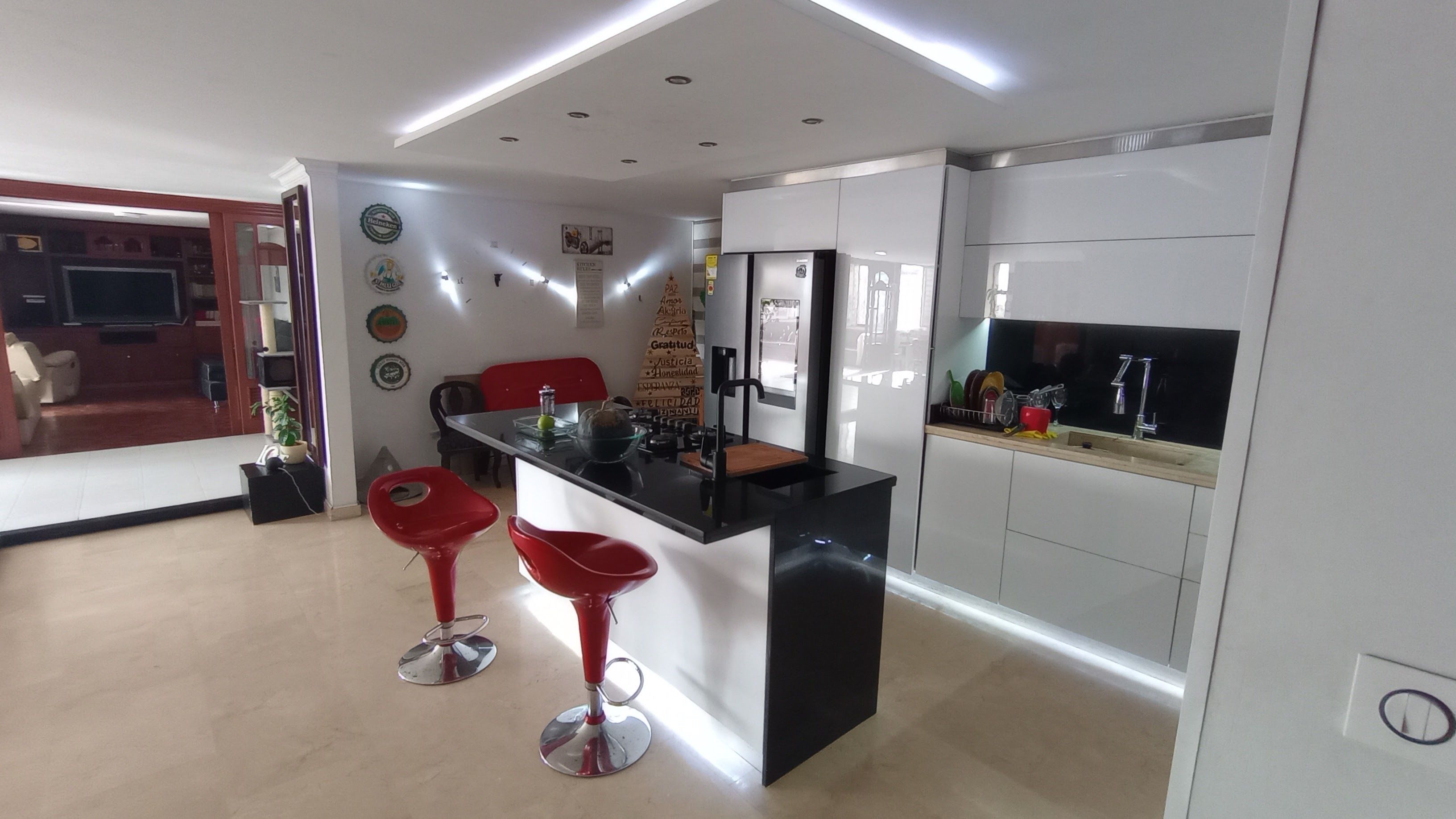 Apartamento en venta Valle Del Cauca Cali Granada 200 m2 Habitaciones 3 Baños 4 Garajes 1 Precio $568000000