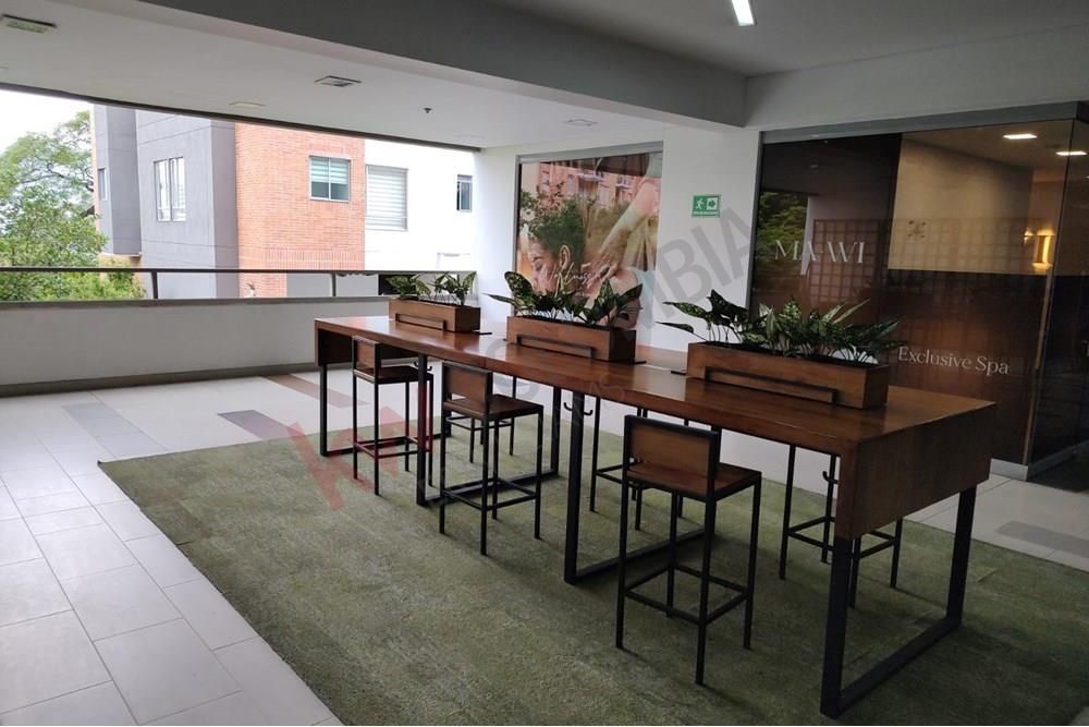 Local en venta Antioquia Medellín Castropol 117 m2 Habitaciones 0 Baños 0 Garajes 1 Precio $823060000