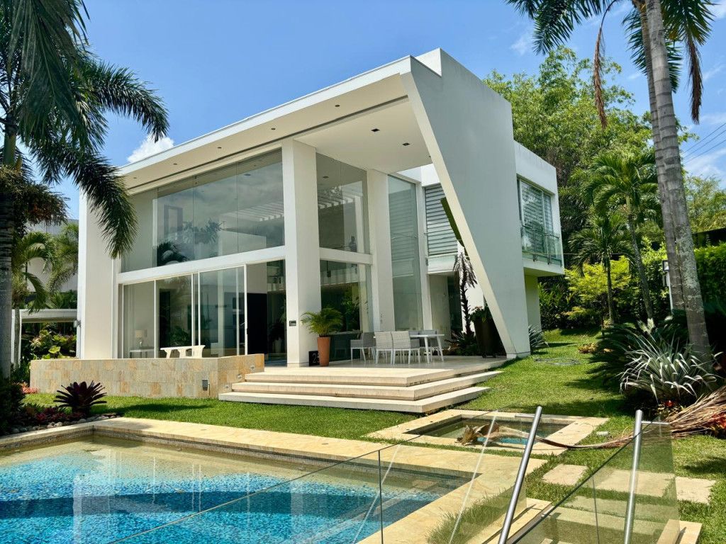 Casa en venta Valle Del Cauca Cali Cali 470 m2 Habitaciones 4 Baños 5 Garajes 4 Precio $4500000000