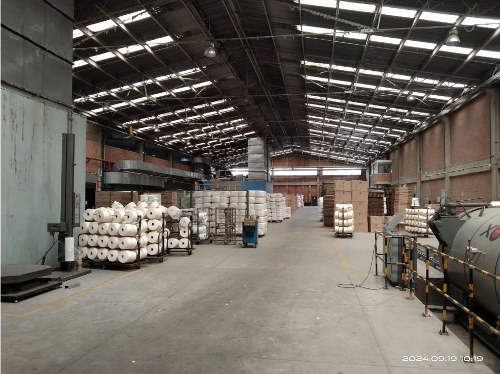 Bodega en arriendo Cundinamarca Bogotá Granjas De Techo 2568 m2 Habitaciones 0 Baños 10 Garajes 0 Precio $75000000