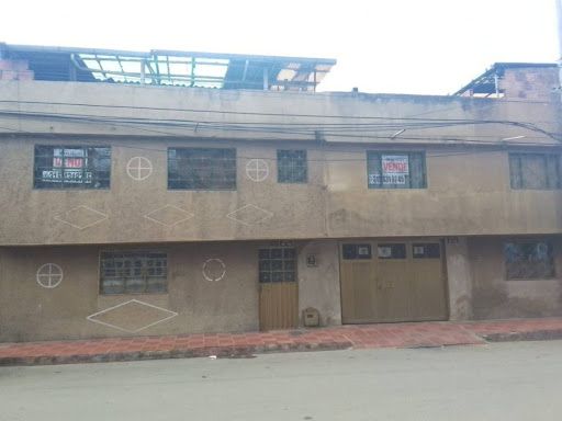 Casa en venta Cundinamarca Soacha Compartir Sector I 234 m2 Habitaciones 7 Baños 4 Garajes 1 Precio $350000000