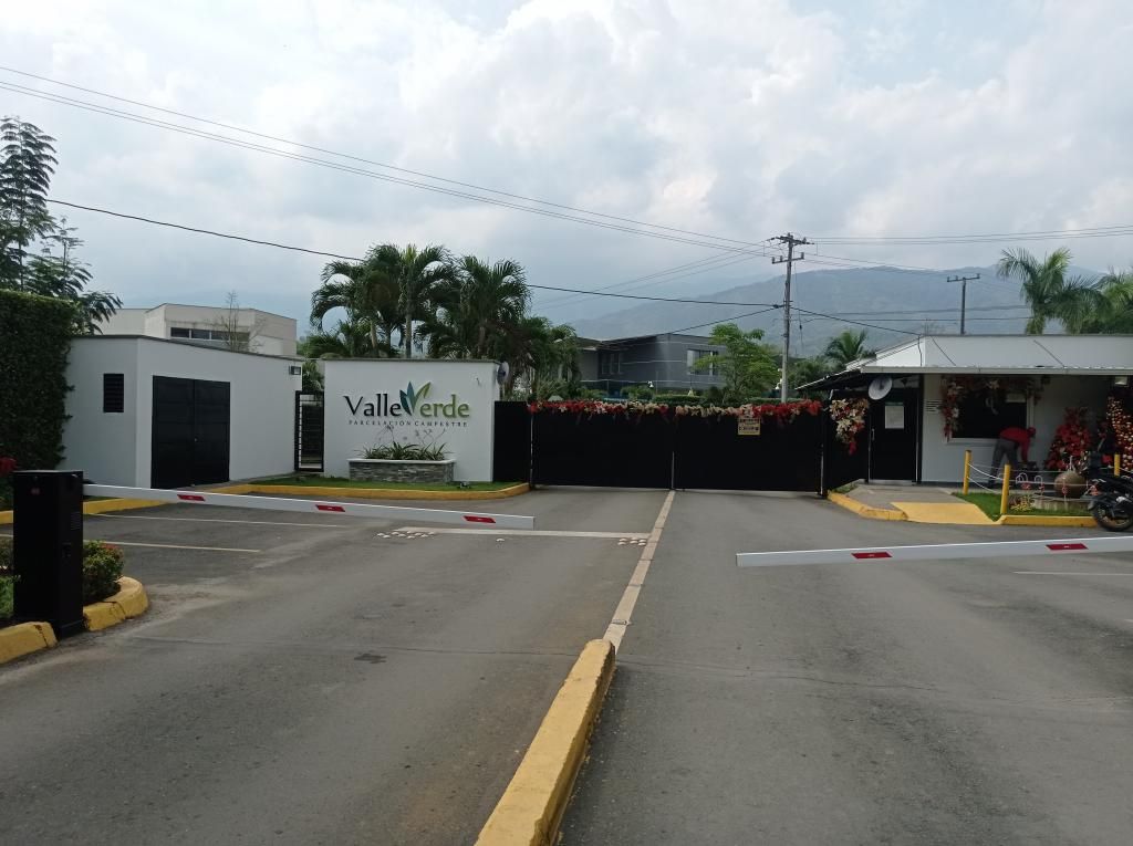 Casa Campestre en venta Valle Del Cauca Jamundí Cn Valle Verde 350 m2 Habitaciones 4 Baños 2 Garajes 5 Precio $1200000000