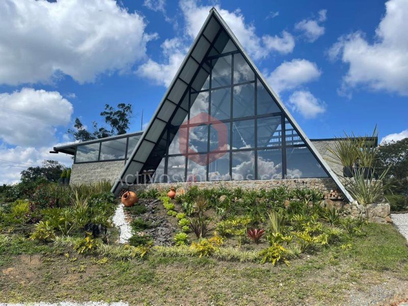 Casa en arriendo Antioquia Rionegro Centro 3000 m2 Habitaciones 4 Baños 4 Garajes 1 Precio $9000000