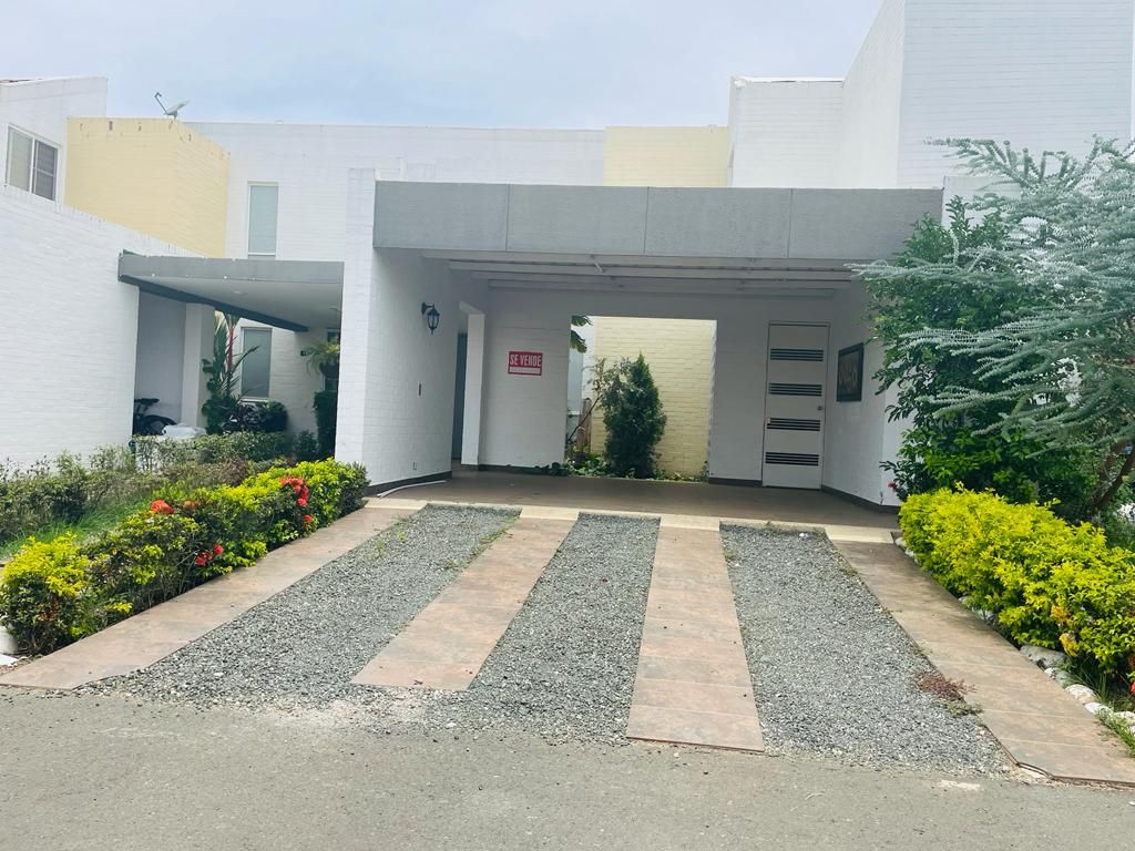 Casa Campestre en venta Valle Del Cauca Jamundí Popular 250 m2 Habitaciones 5 Baños 4 Garajes 6 Precio $820000000