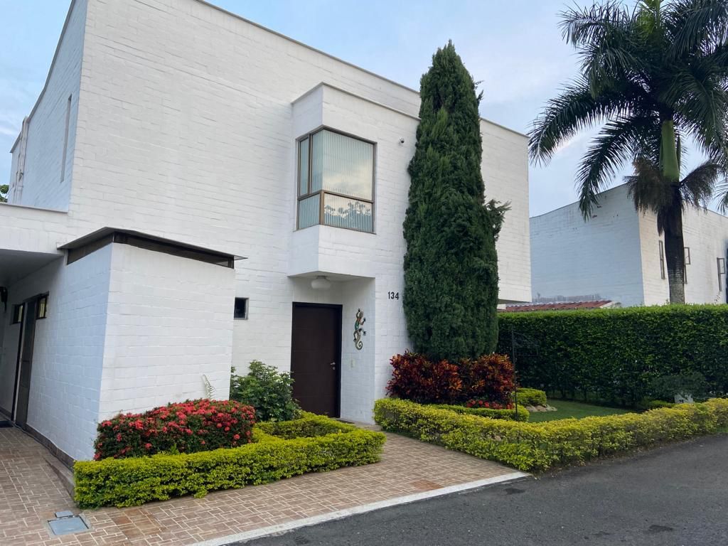 Casa Campestre en venta Valle Del Cauca Jamundí Libertadores 225 m2 Habitaciones 3 Baños 4 Garajes 2 Precio $890000000