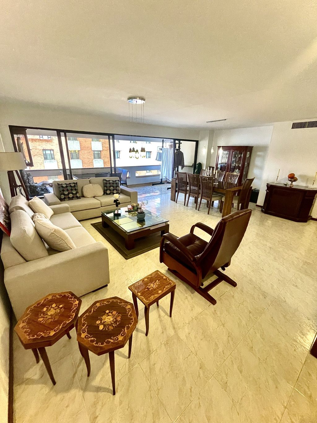 Apartamento en venta Valle Del Cauca Cali Granada 170 m2 Habitaciones 3 Baños 3 Garajes 2 Precio $520000000