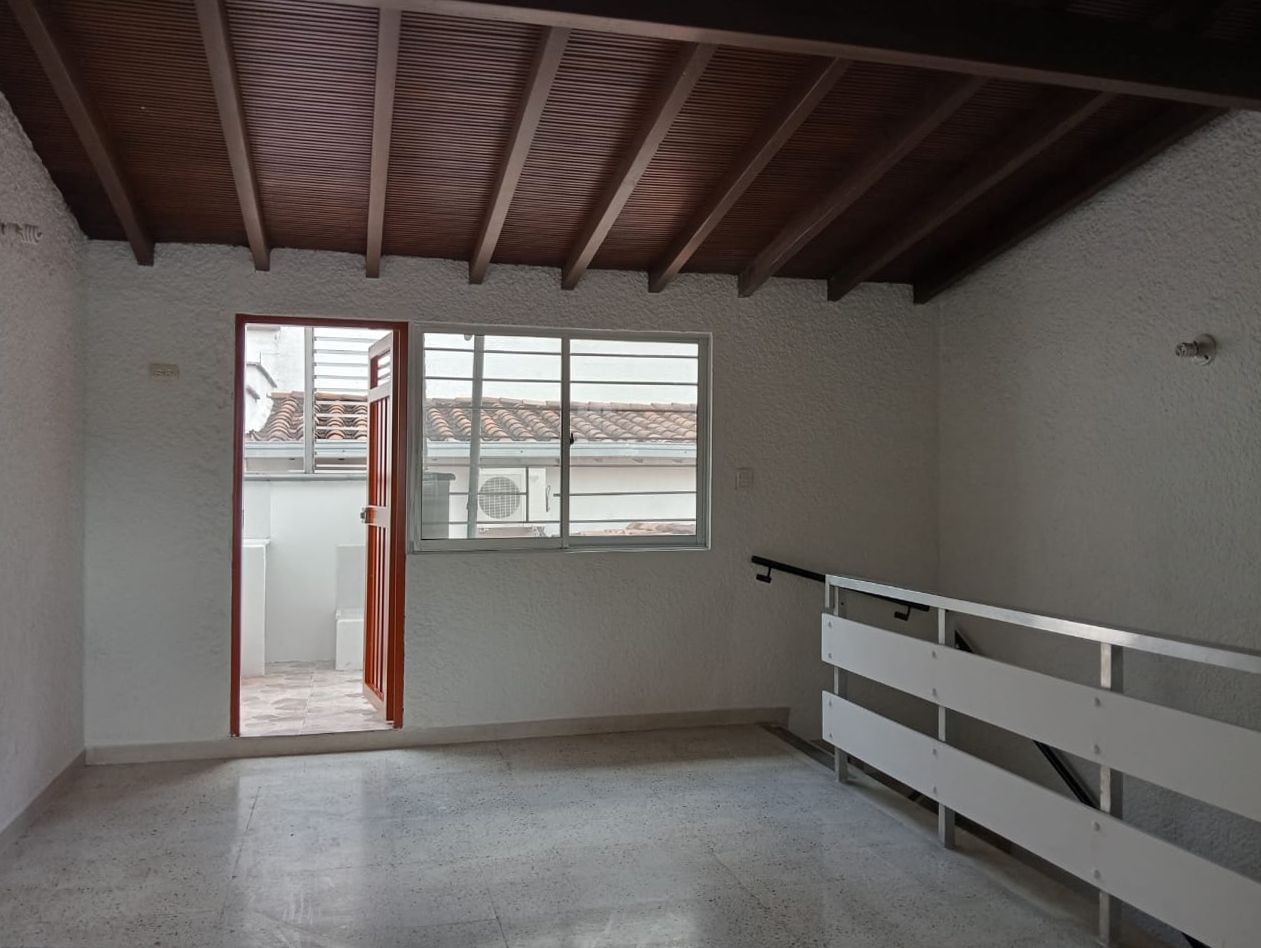 Casa en arriendo Antioquia Medellín Los Conquistadores 106 m2 Habitaciones 2 Baños 2 Garajes 2 Precio $2800000