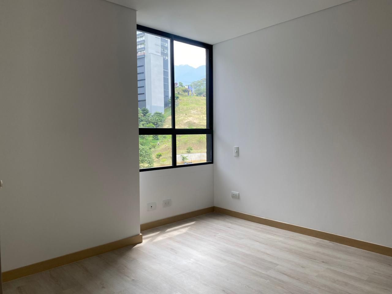 Apartamento en arriendo Antioquia Envigado El Chocho 80 m2 Habitaciones 2 Baños 4 Garajes 3 Precio $4150000